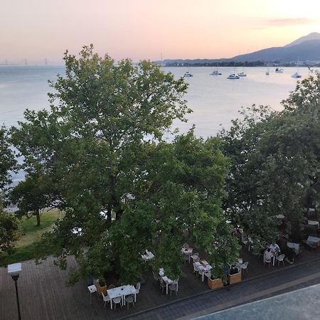 Апартаменти Πέτρινο Στη Θάλασσα Навпакт Екстер'єр фото