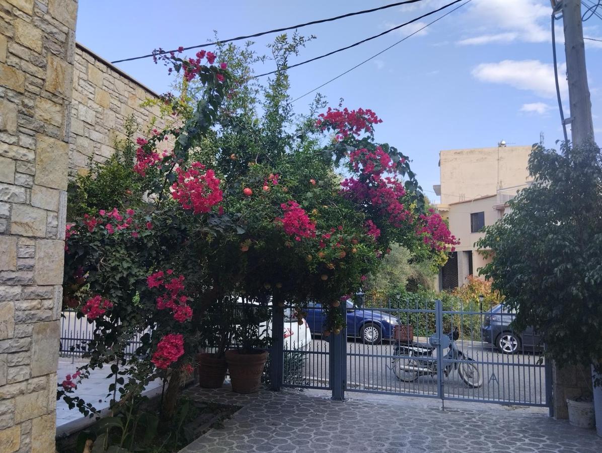 Апартаменти Πέτρινο Στη Θάλασσα Навпакт Екстер'єр фото